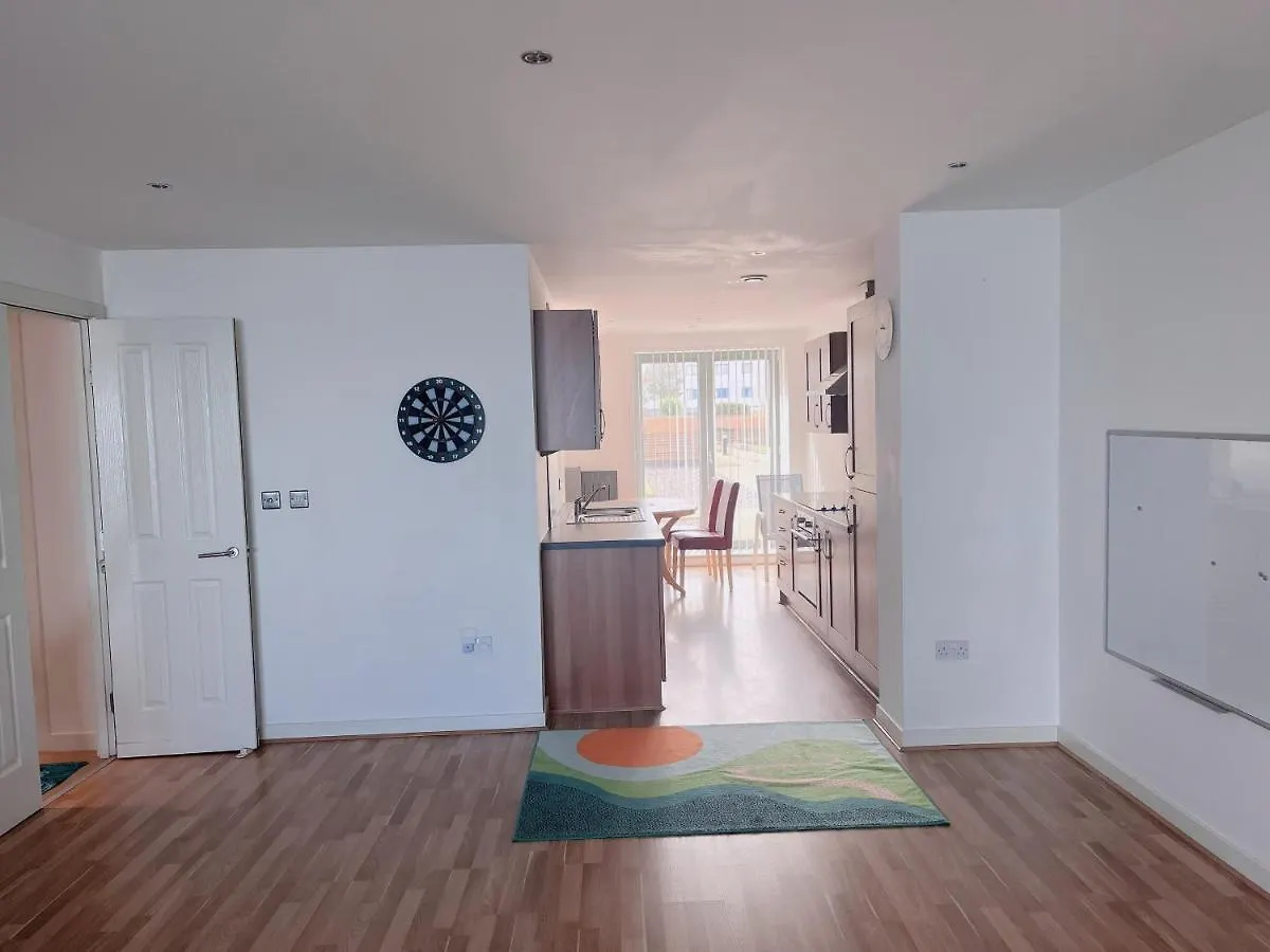 Stunning Waterfront Western harbour Apartment Edinburgh 0*,  Großbritannien