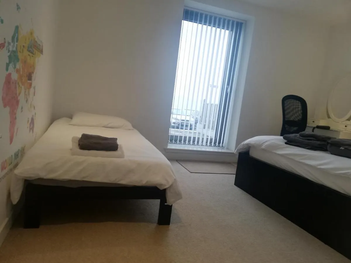 Stunning Waterfront Western harbour Apartment Edinburgh