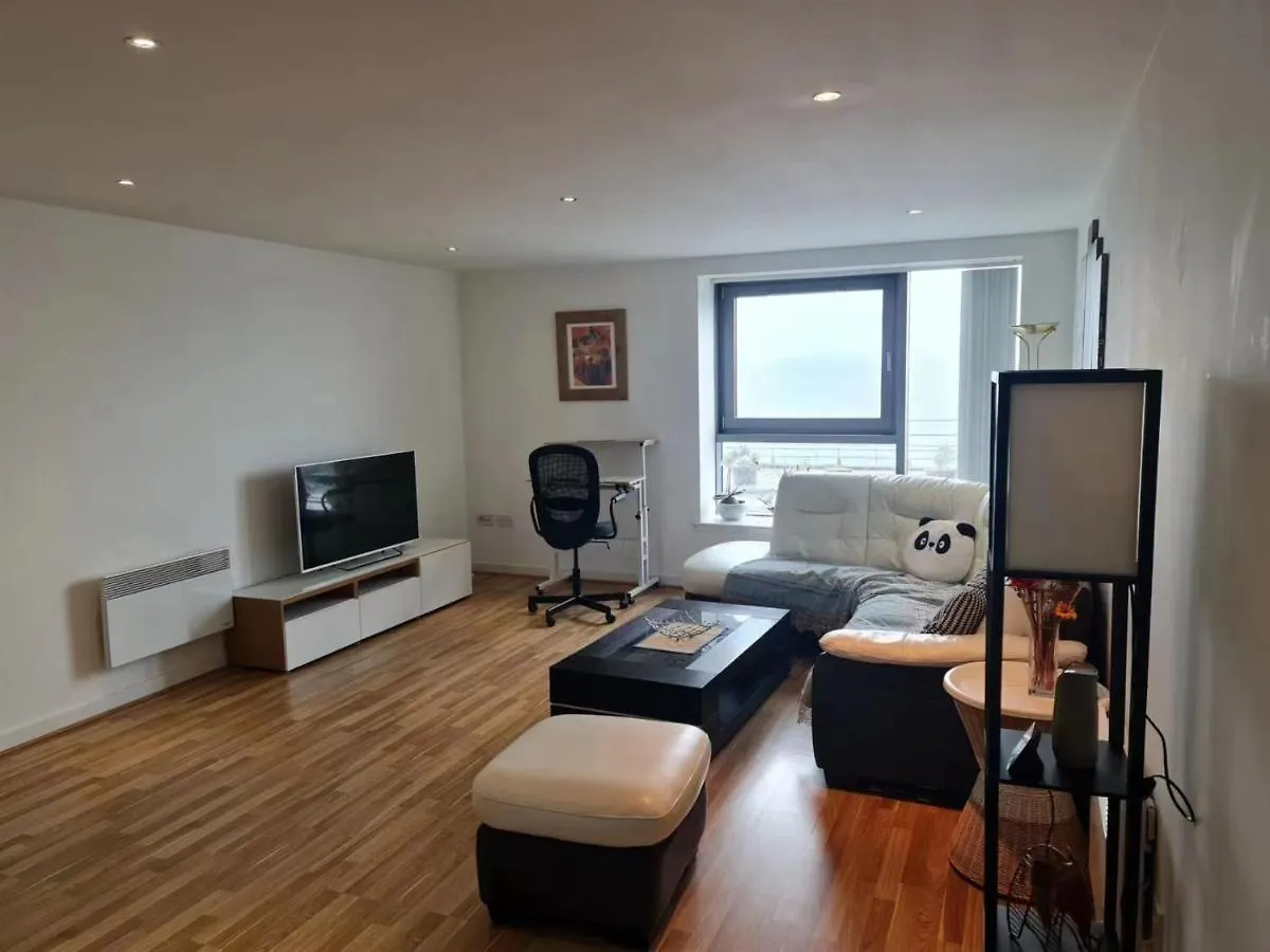 Stunning Waterfront Western Harbour Apartment 爱丁堡