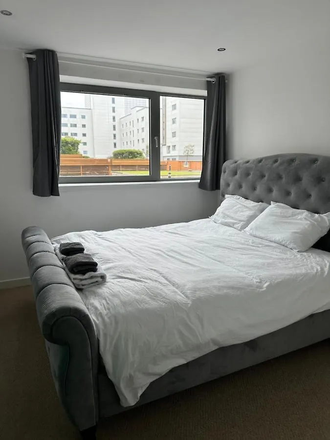 Stunning Waterfront Western Harbour Apartment 爱丁堡