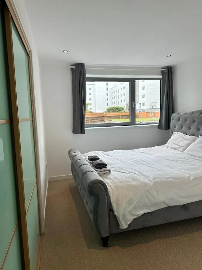 Stunning Waterfront Western Harbour Apartment 爱丁堡